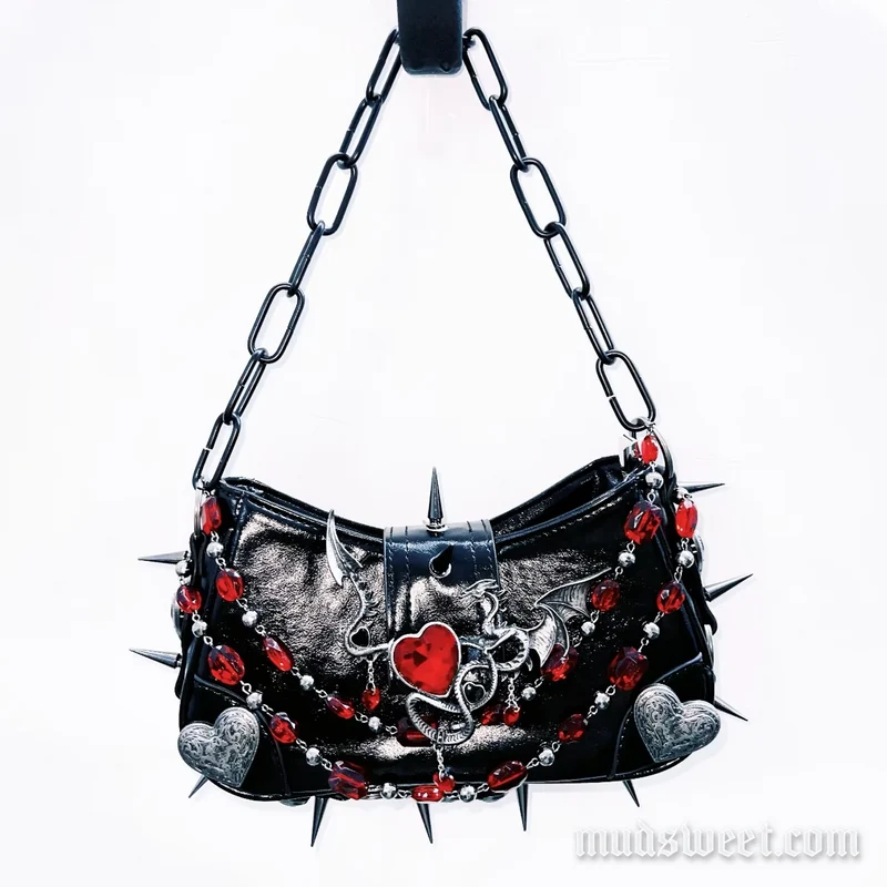 Handtas met metalen ketting, PU-leer en klinknagelapplicatie