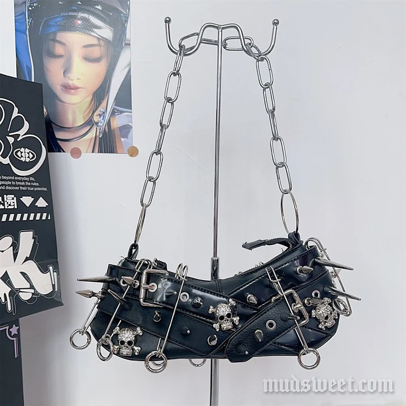 Armtas van PU-leer met metalen ketting en doodskopapplicatie