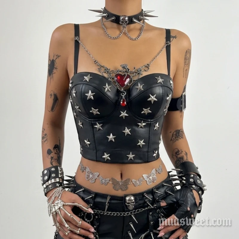Rugloze camisole top met applicaties van metalen kettingsterren