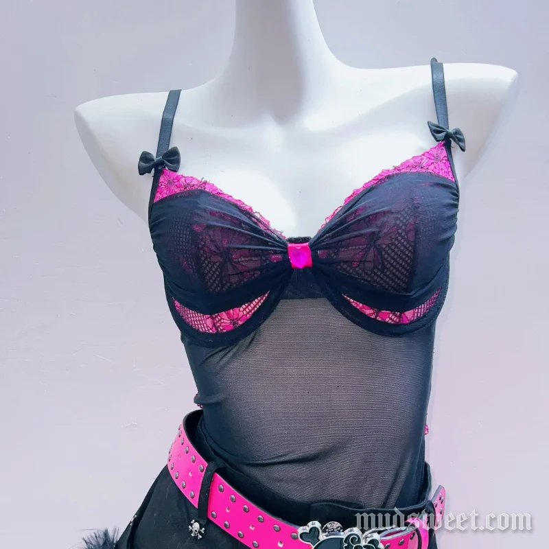 Fairycore cami top met strik en ruches bij de V-hals