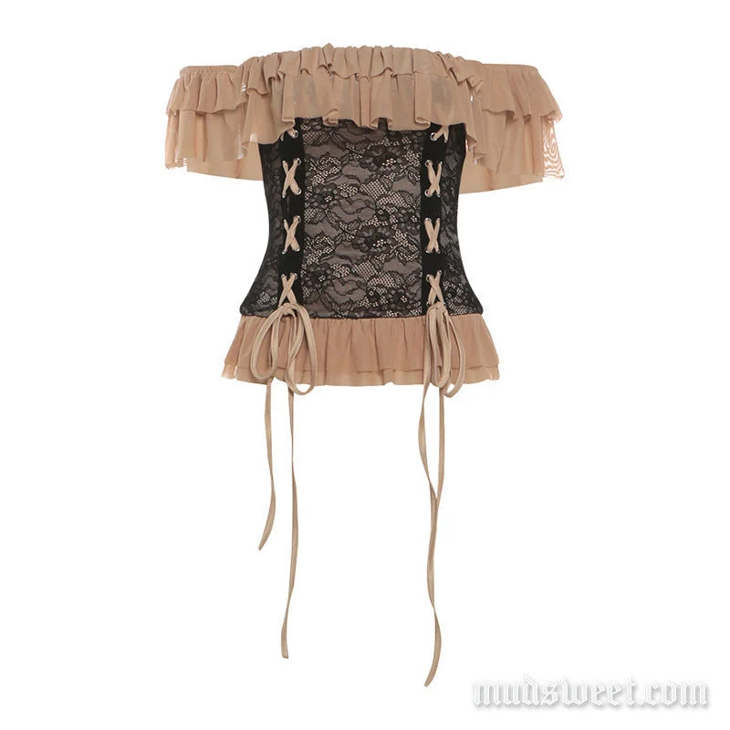 Fairycore off-shoulder top met ruches en kant, die je zelf kunt vastbinden.
