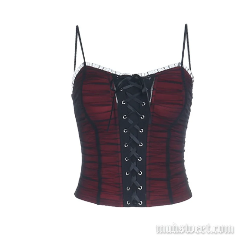 Cami top met geplooide mesh ruches en strikceintuur in de vorm van een v-hals.