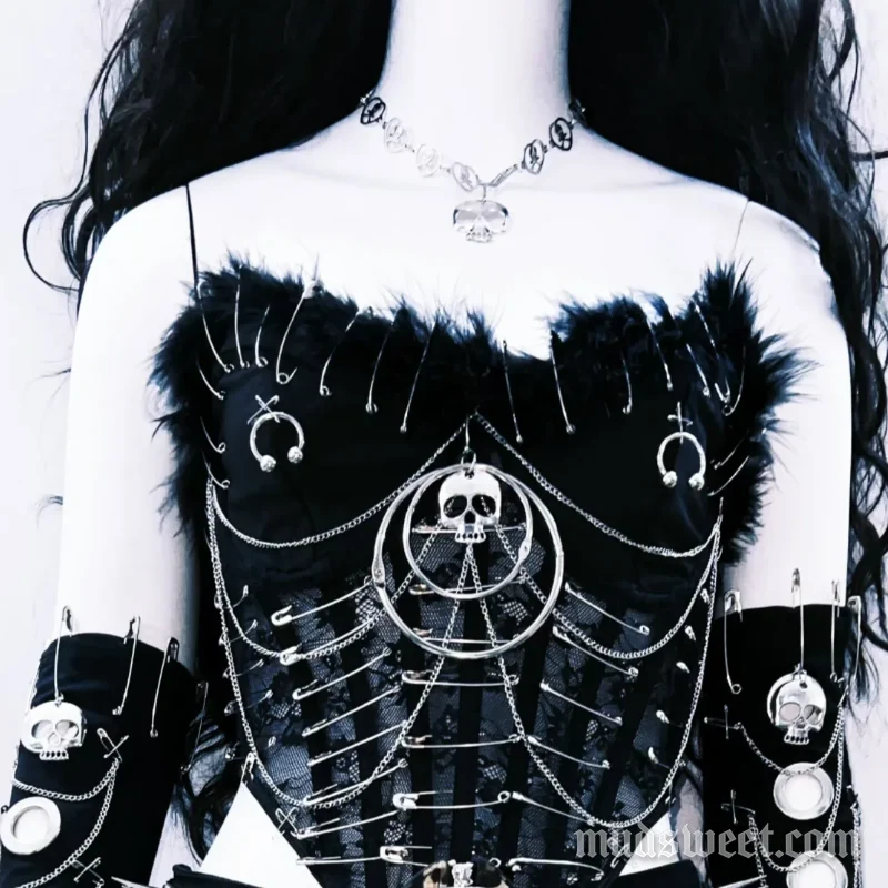 Gotische metalen ketting met O-ring en pluizige tube top