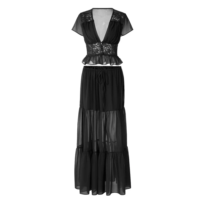 Maxi rok van chiffon met korte mouwen, V-hals en plooien, gemaakt van kant.