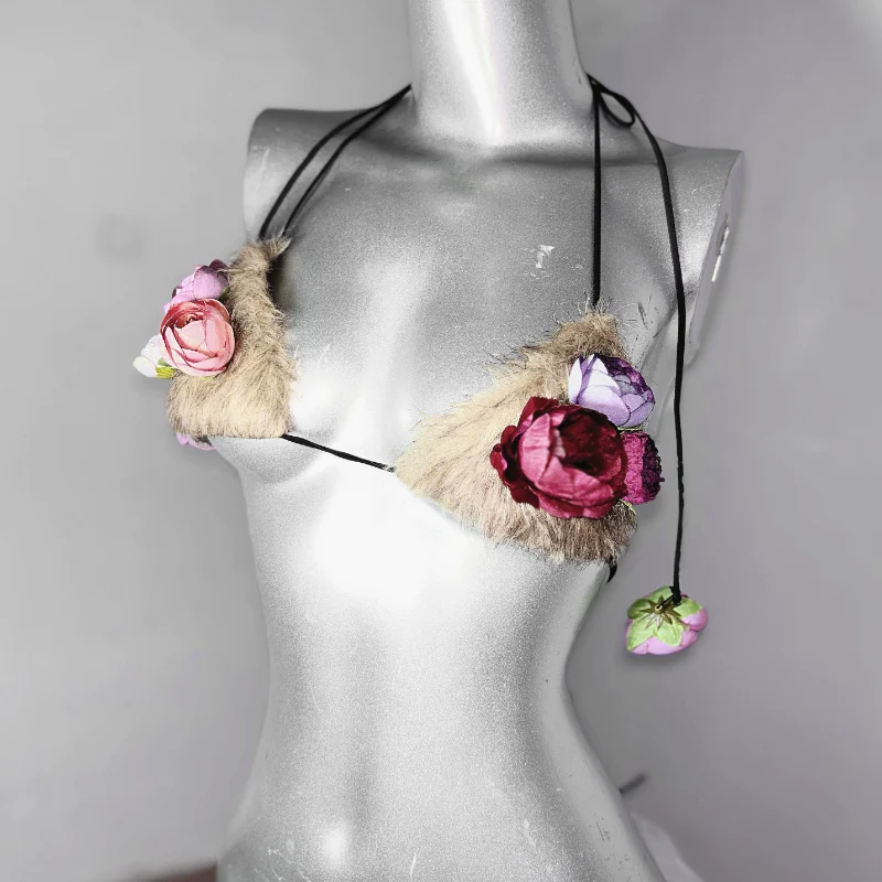 Fairycore haltertop met bloemenapplicaties