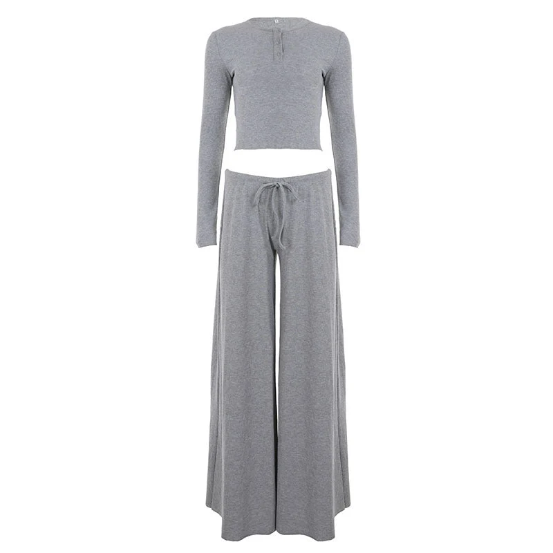 Grunge set met lange mouwen en ronde hals.