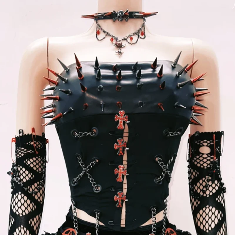 Goth chain rivet hollow out tube top