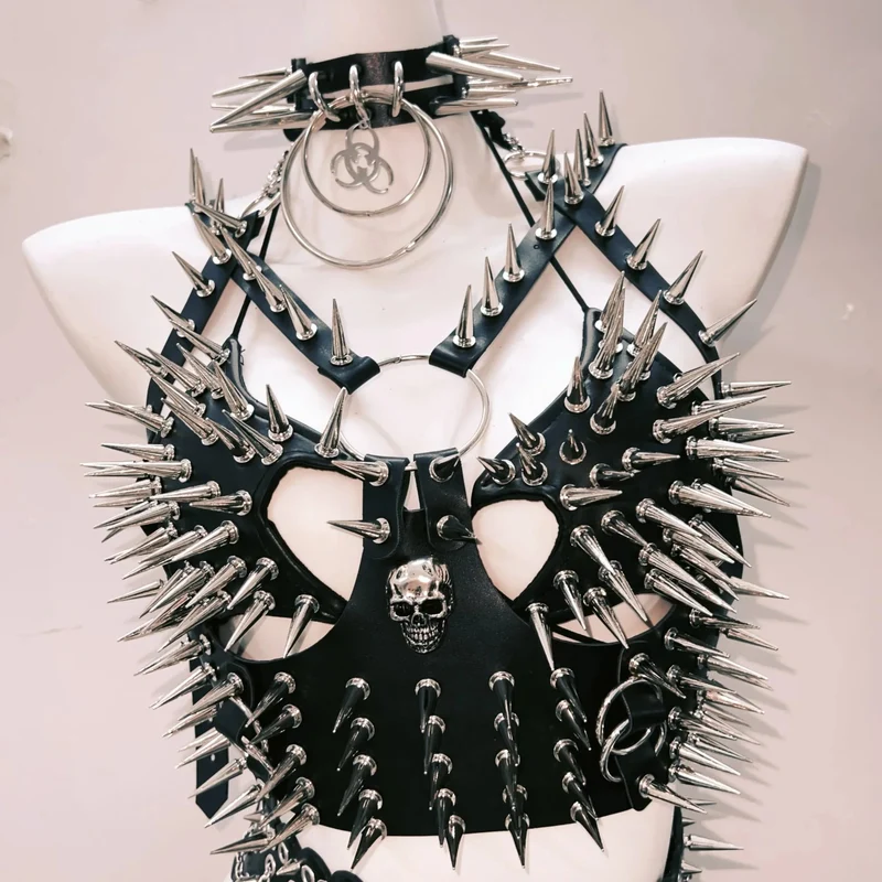 Goth hollow out rivet metal cami mini skirt set