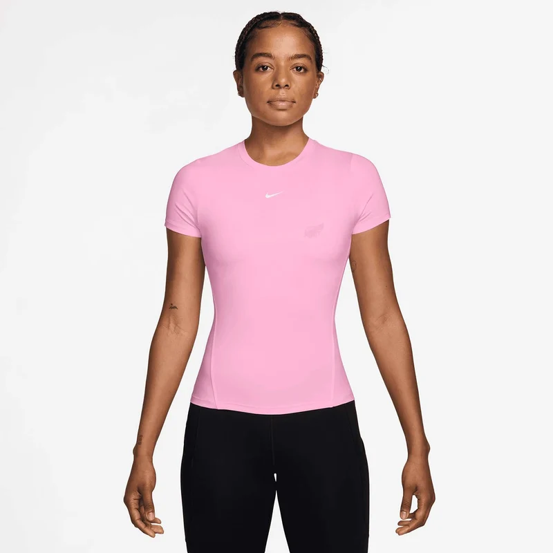 one fitted dri-fit Damestop