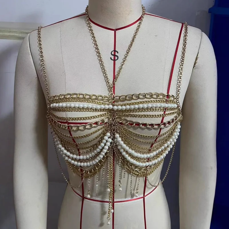 Halter cami top met metalen ketting en kralen