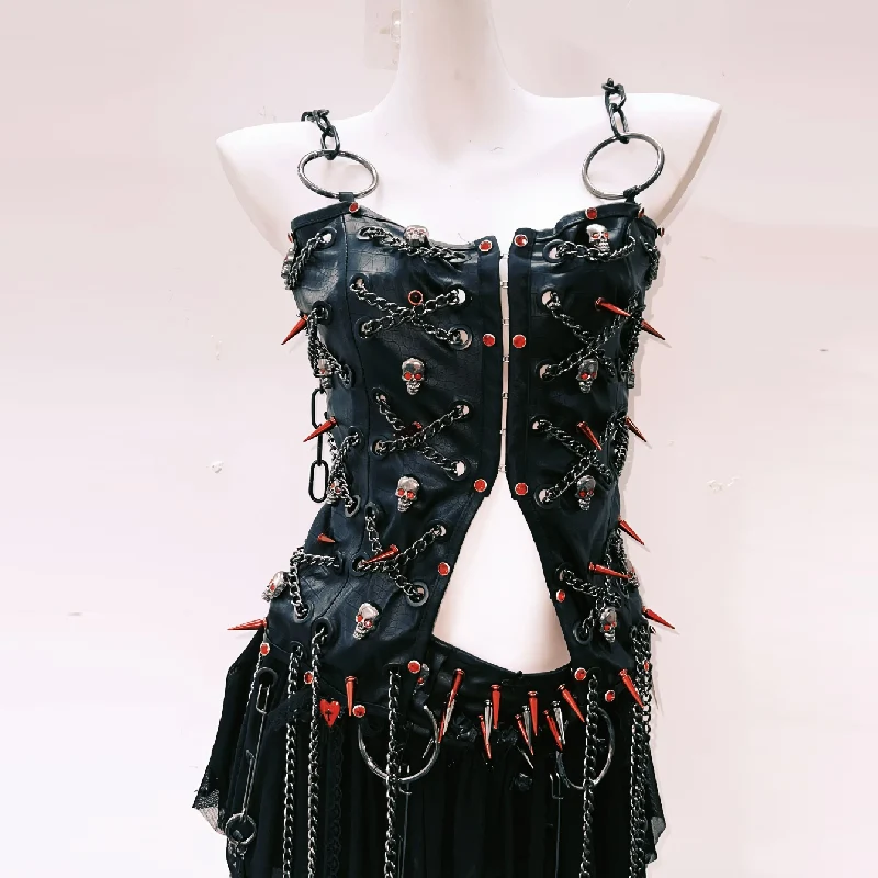 Gotische cami top met doodskopapplicatie en ketting