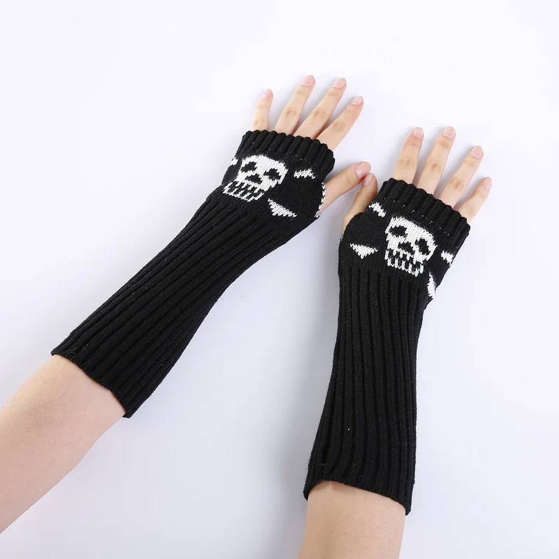 Gotische handschoenen met doodskopmotief en ribbelpatroon