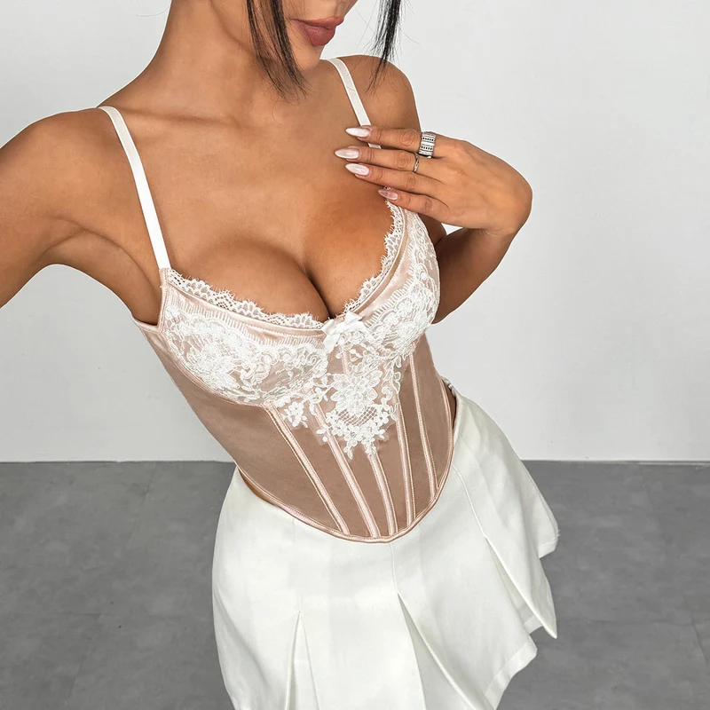Fairycore cami top met V-hals en kanten zoom