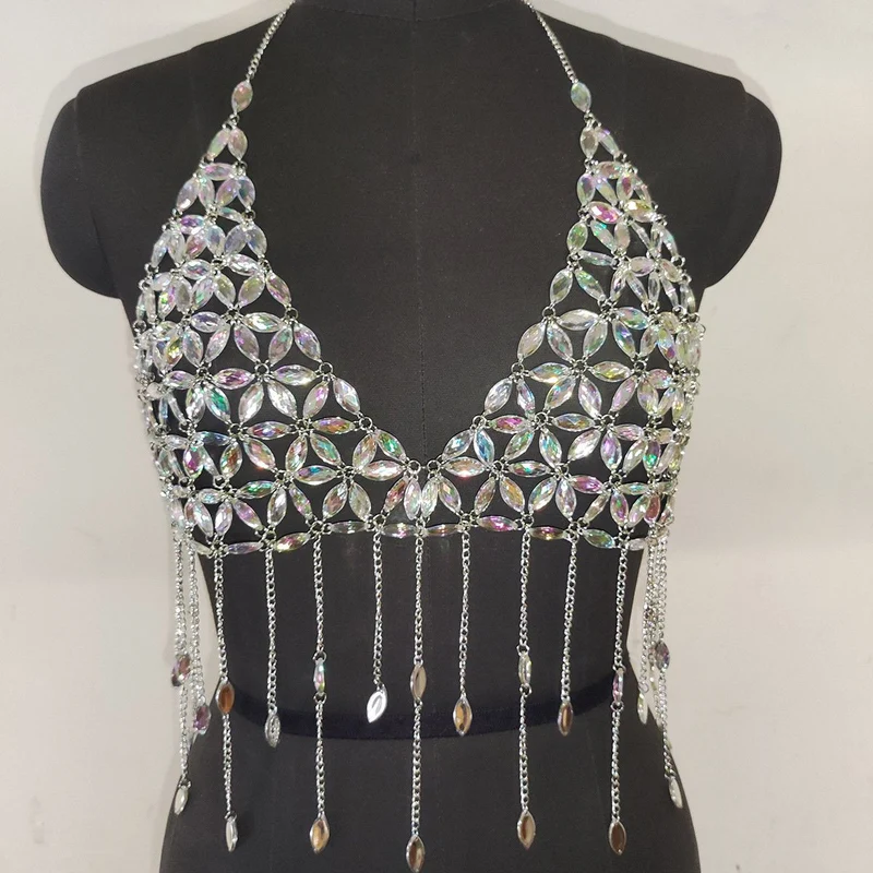 Grunge crop top met V-hals, haltertop en kwastjes.
