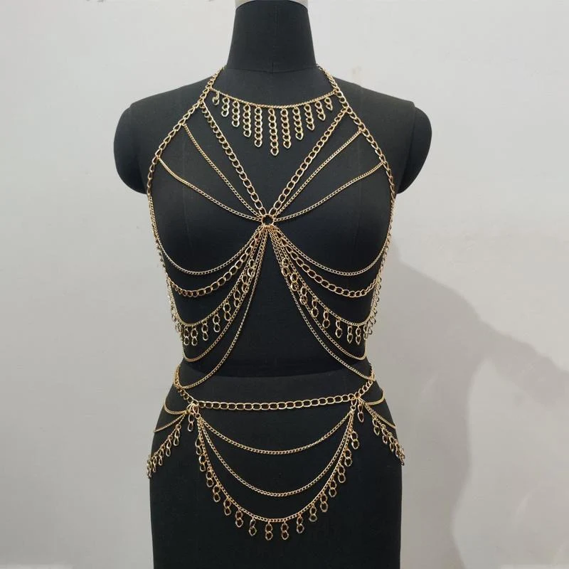 Gotische halter met metalen ketting en open bovenkant.