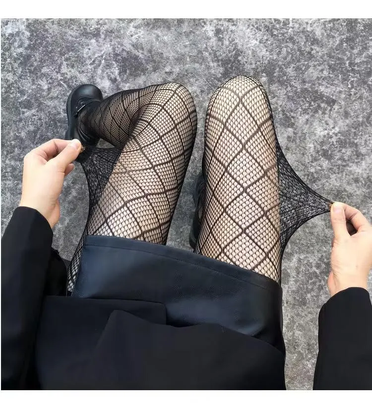 Goth diamond pattern fishnet tights