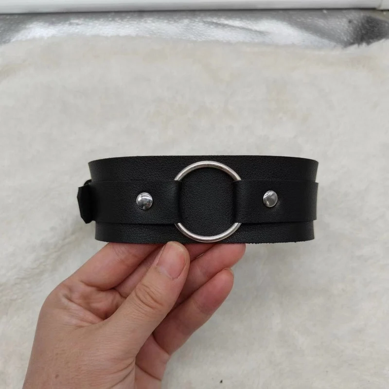 Gotische O-ring klinknagel armmanchet van PU-leer