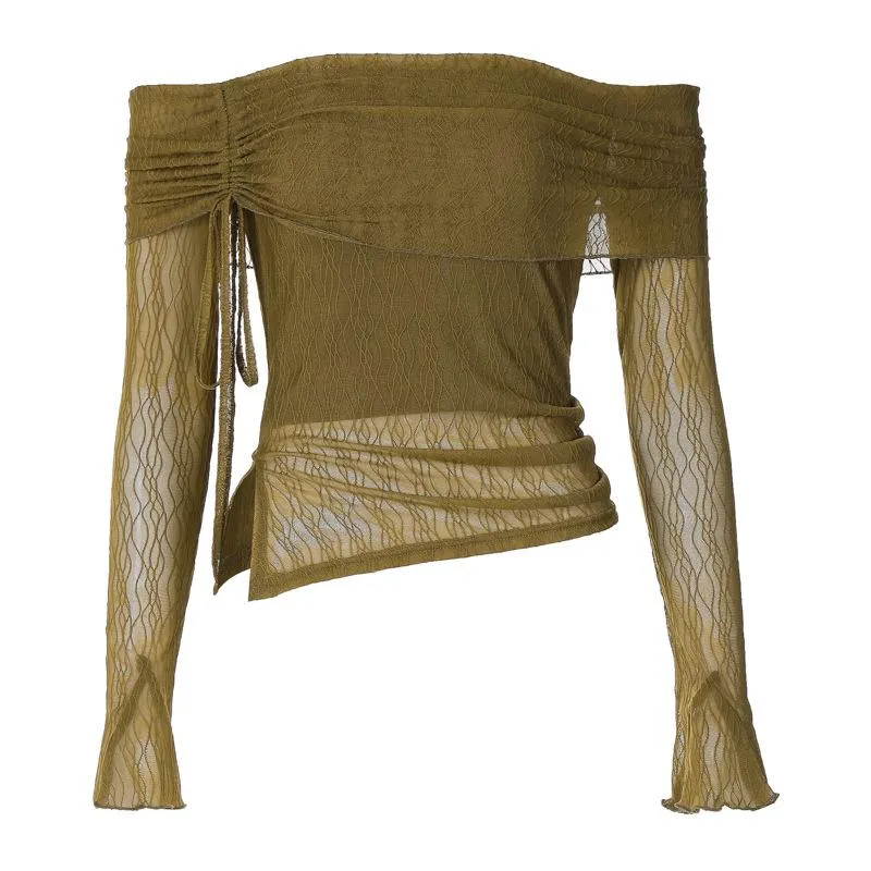 Gotische top met uitlopende mouwen en blote schouders, gemaakt van mesh.