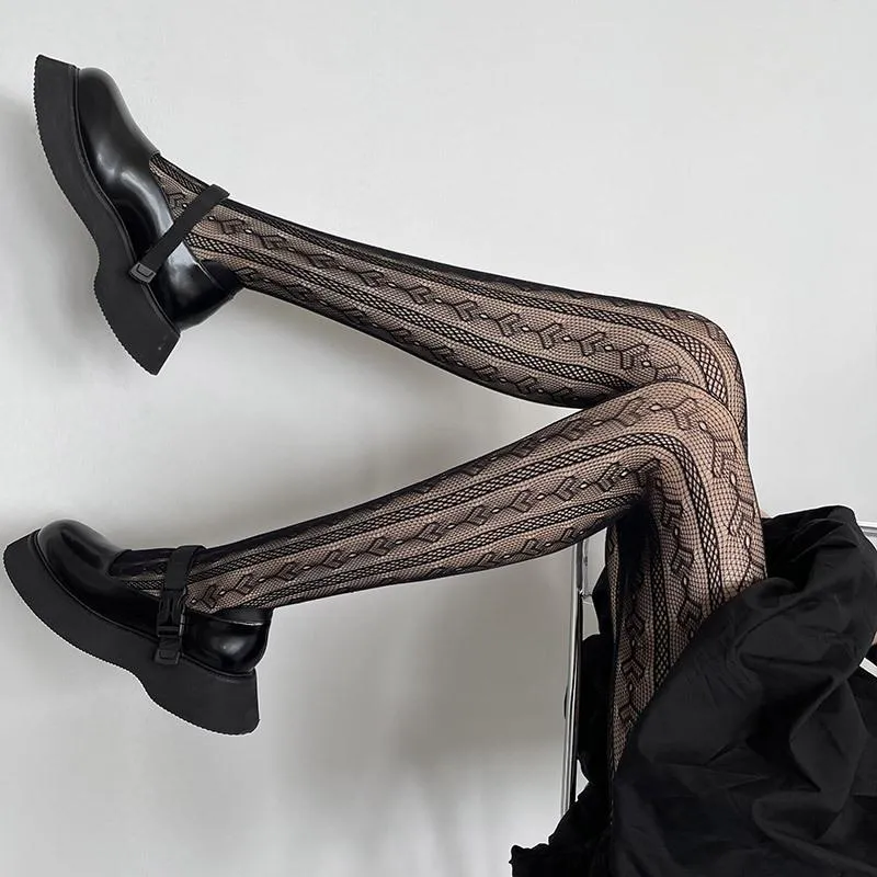 Visnet panty met uitgehold hartpatroon