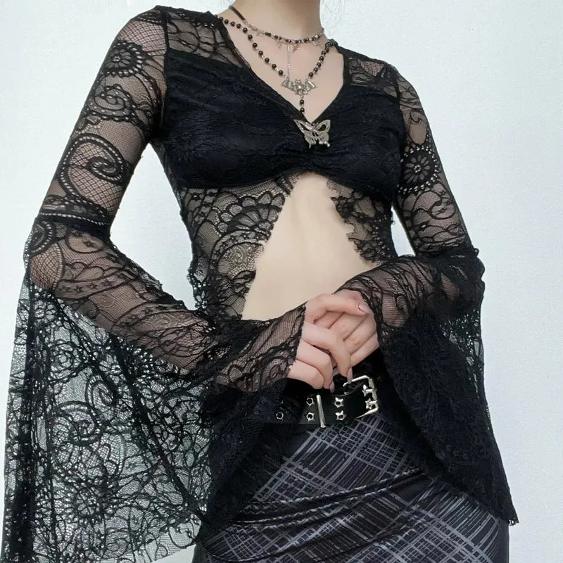 Gotische crop top met wijde mouwen en kant